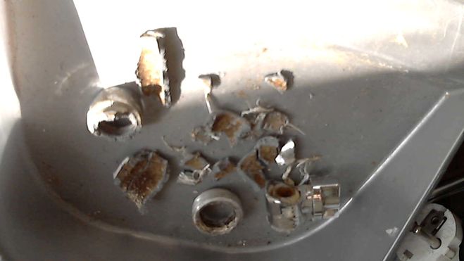 силуминовый смеситель разрушен