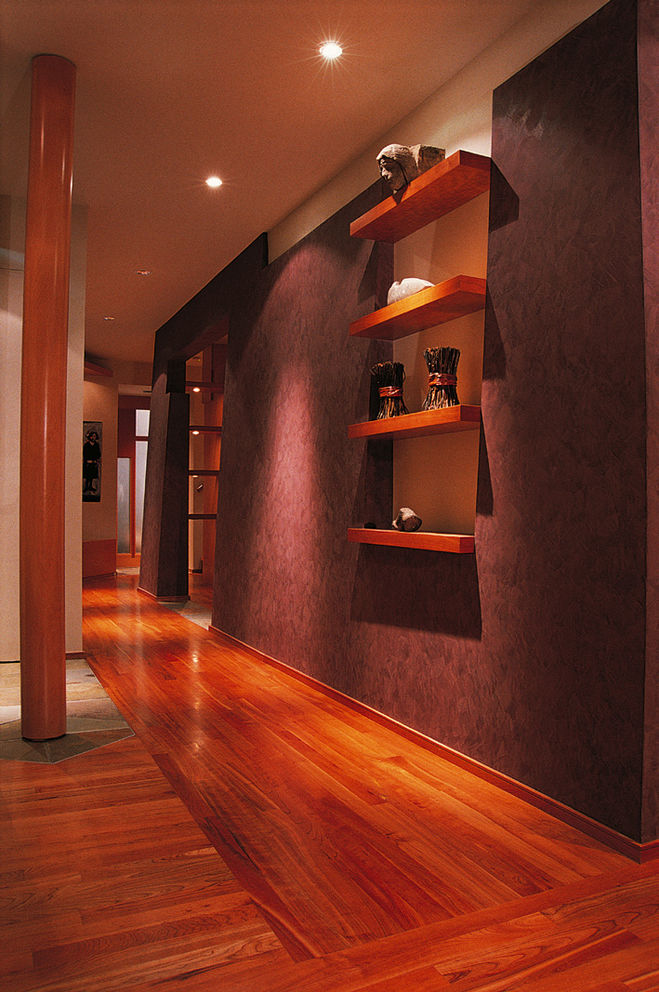 Как сделать интерьер квадратного коридора?