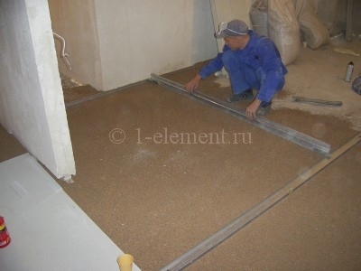 Сухая стяжка: укладка керамзитового песка